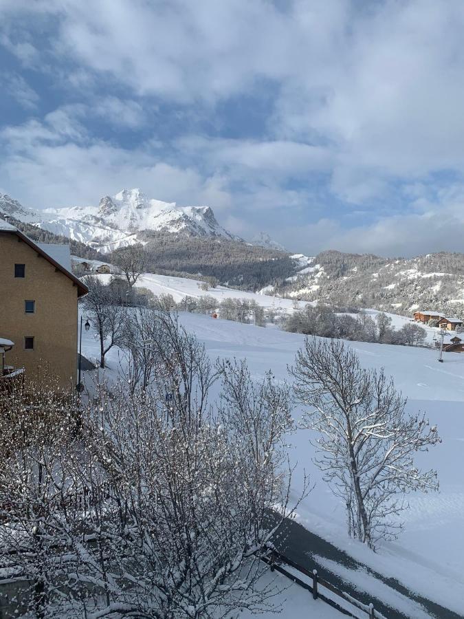 Hotel L'Equipe Le Sauze Exterior photo